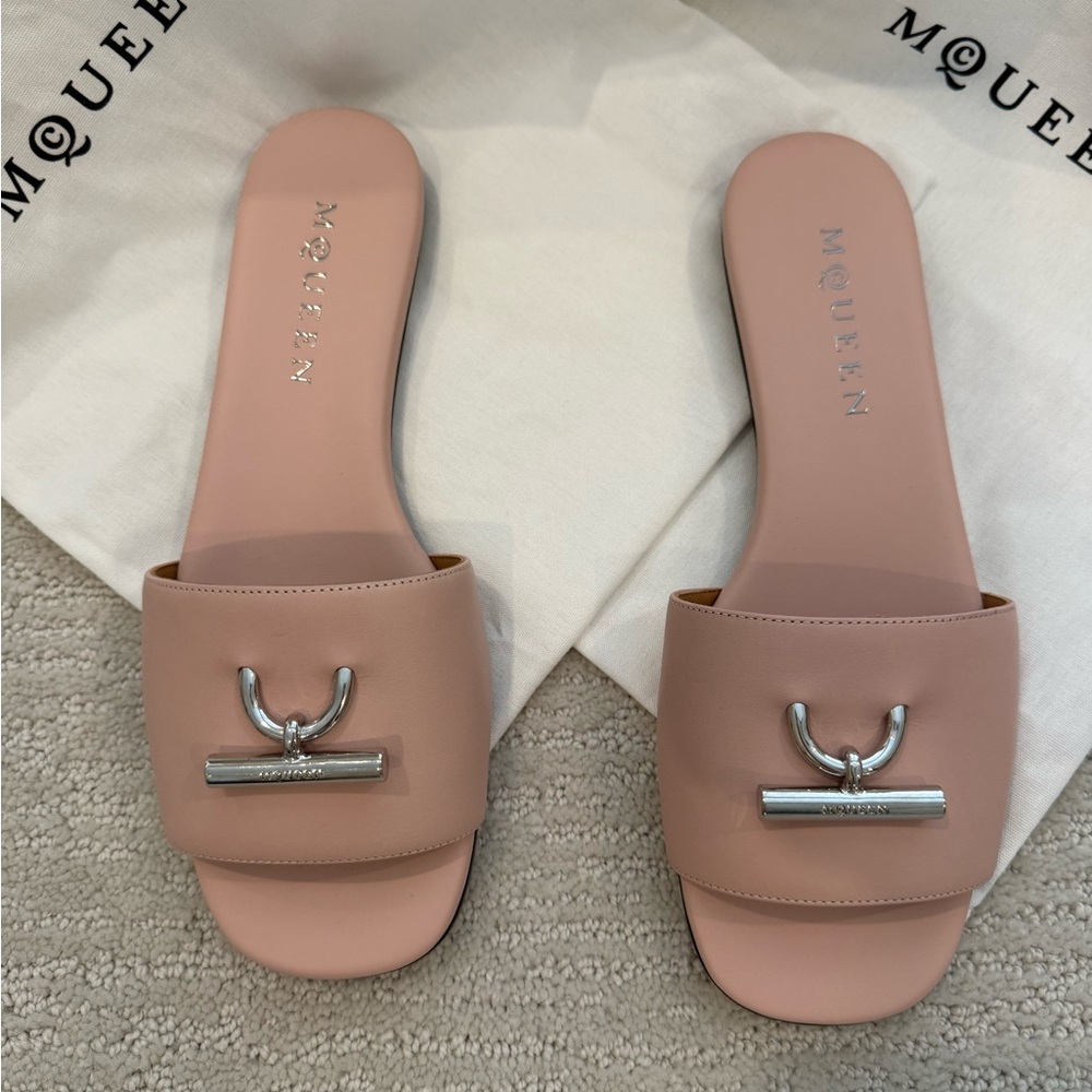 Alexander McQueen T Bar leather slide sandals 37 $790 new in box blush silver - Picture 3 of 9